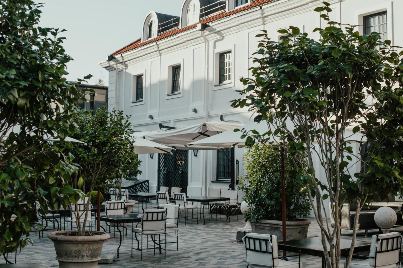 Hotel Pacai, Vilnius, A Member Of Design Hotels Luaran gambar The hotel's courtyard