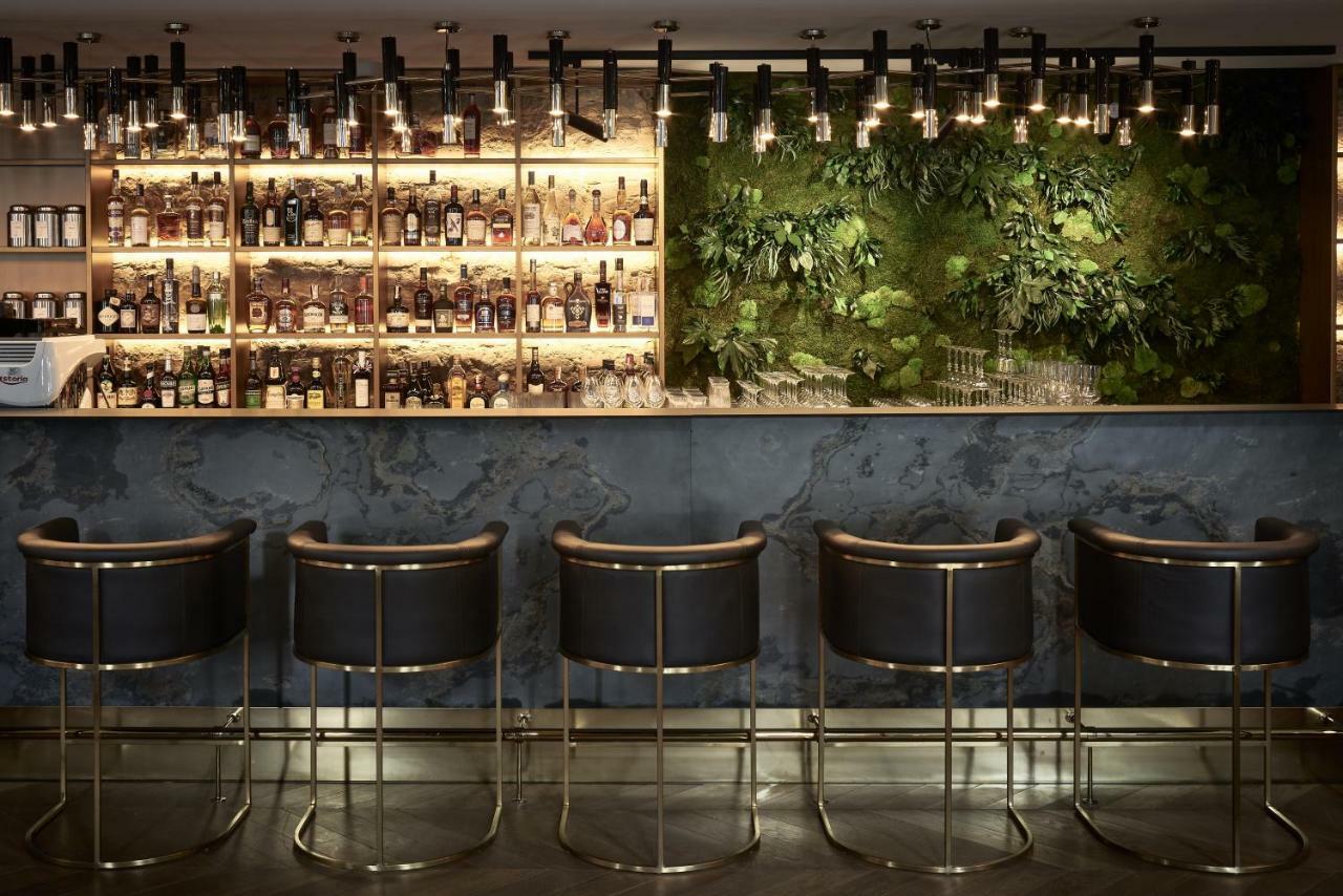 Hotel Pacai, Vilnius, A Member Of Design Hotels Luaran gambar The bar at the Connaught