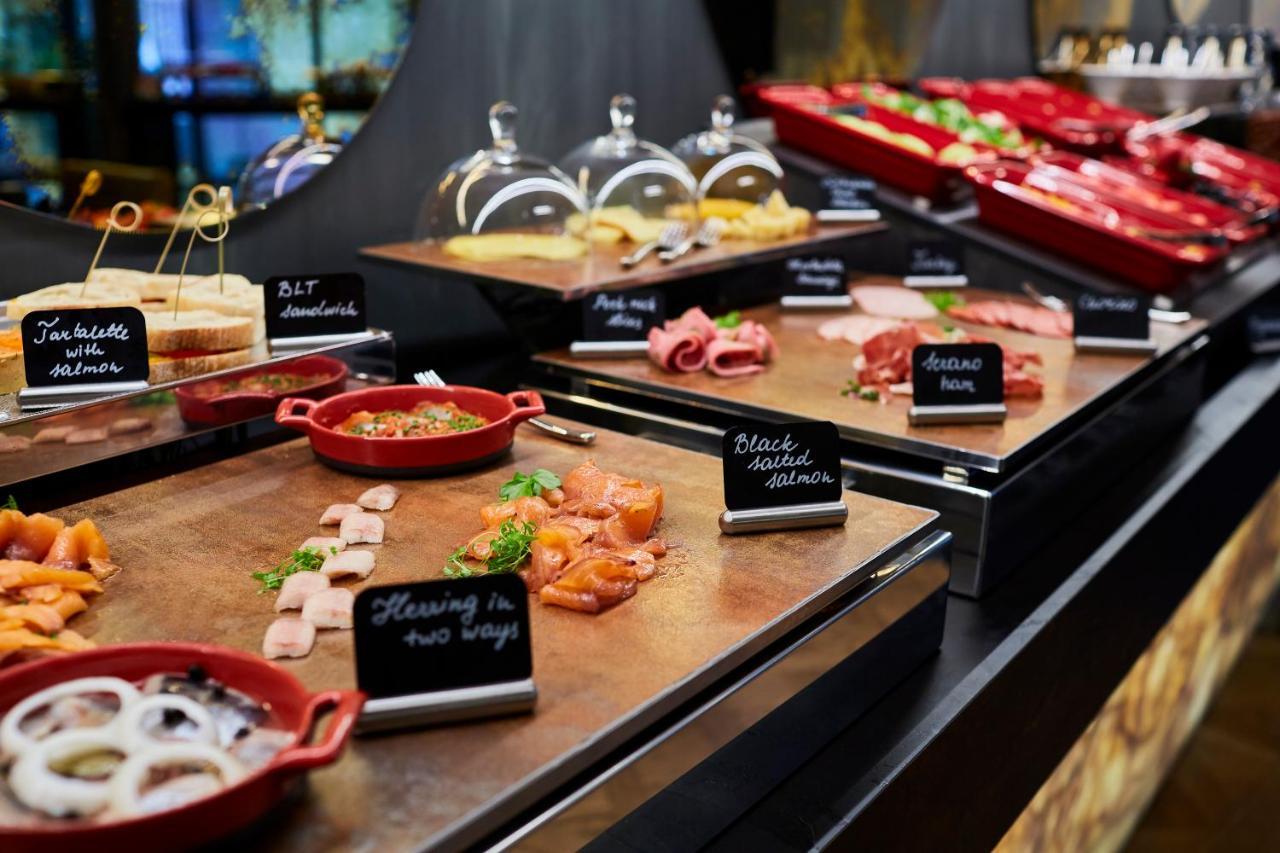 Hotel Pacai, Vilnius, A Member Of Design Hotels Luaran gambar A buffet at a hotel